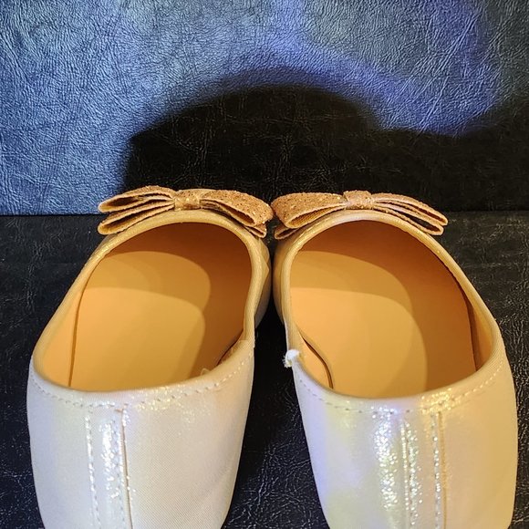 Girls Champagne Gold Shimmer Ballet Flats With Glitter Sparkle/Bows Sugar Size 3 - Picture 6 of 10